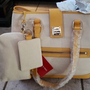 Dooney & Bourke